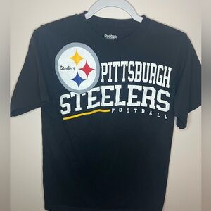 Pittsburg Steelers T-shirt -Reebok- Size Adult Small